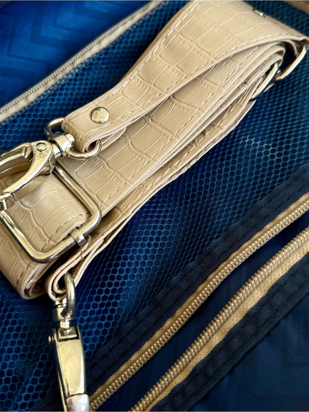 Calpak Vanity Case in Champagne Gold - Picture 7 of 12
